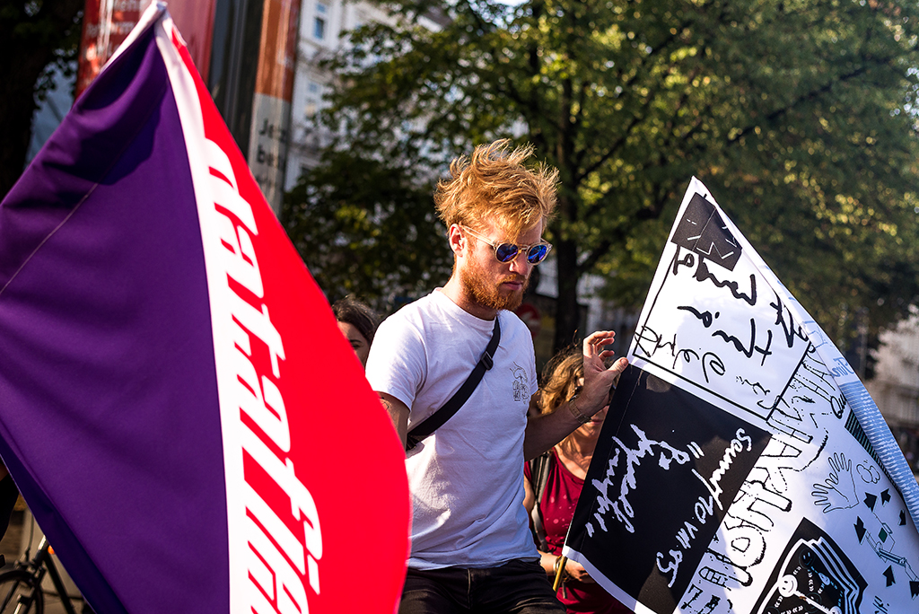 The algorhythm march from Schulterblatt to Westwerk. Photos © Daniel Nide